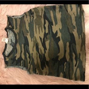 Camo tank